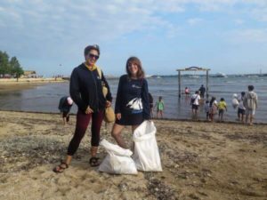 fighting plastic pollution in bali