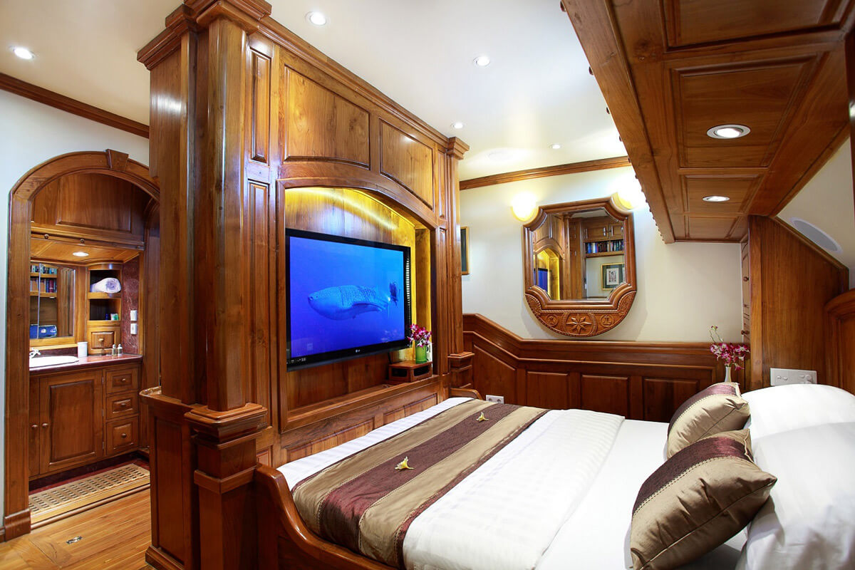 Master suite Adelaar Cruises