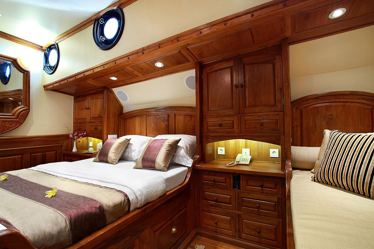 Master suite Adelaar Cruises