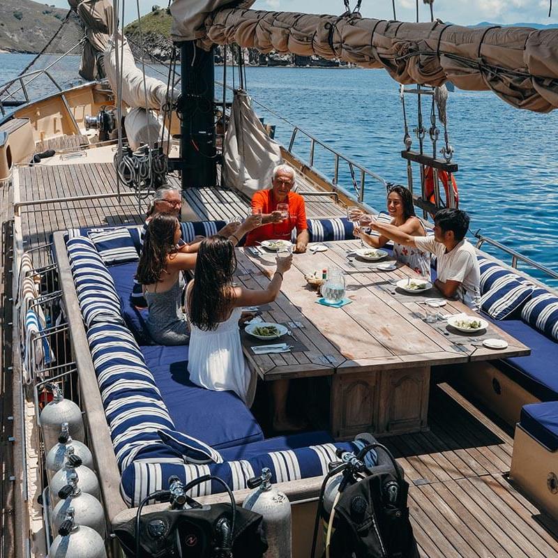 Liveaboard indonesia dining at sea